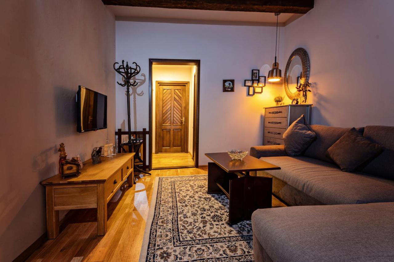Wood House Republicii Maison d'hôtes Braşov